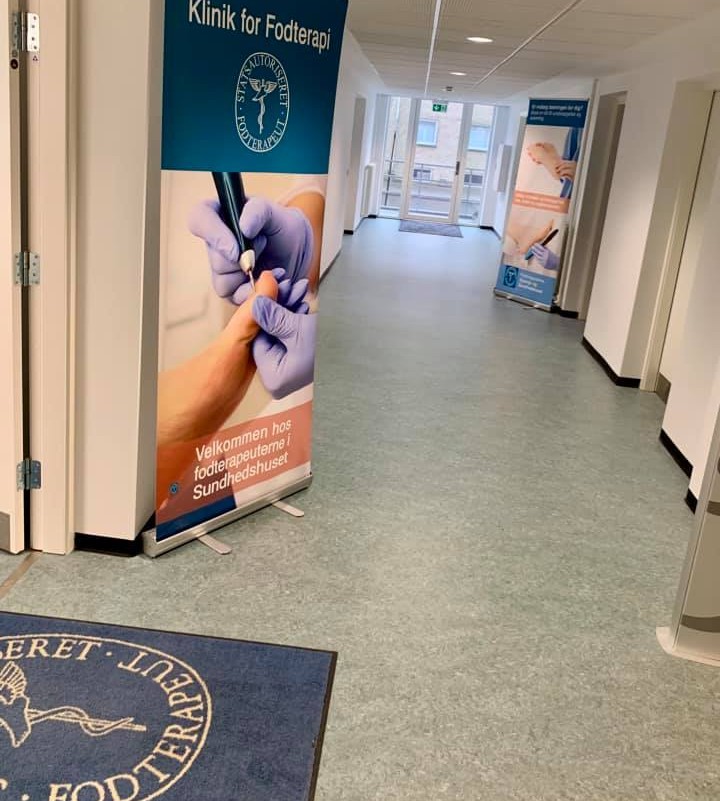 Billede der viser gangen hvor fodterapeuterne ligger i Sundhedshuset