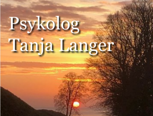 Billede af en solopgang med påskriften  Psykolog Tanja Langer